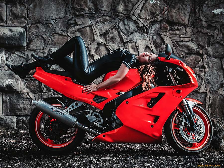 Beautiful girl Beautiful girls and motorcycles in Duntai