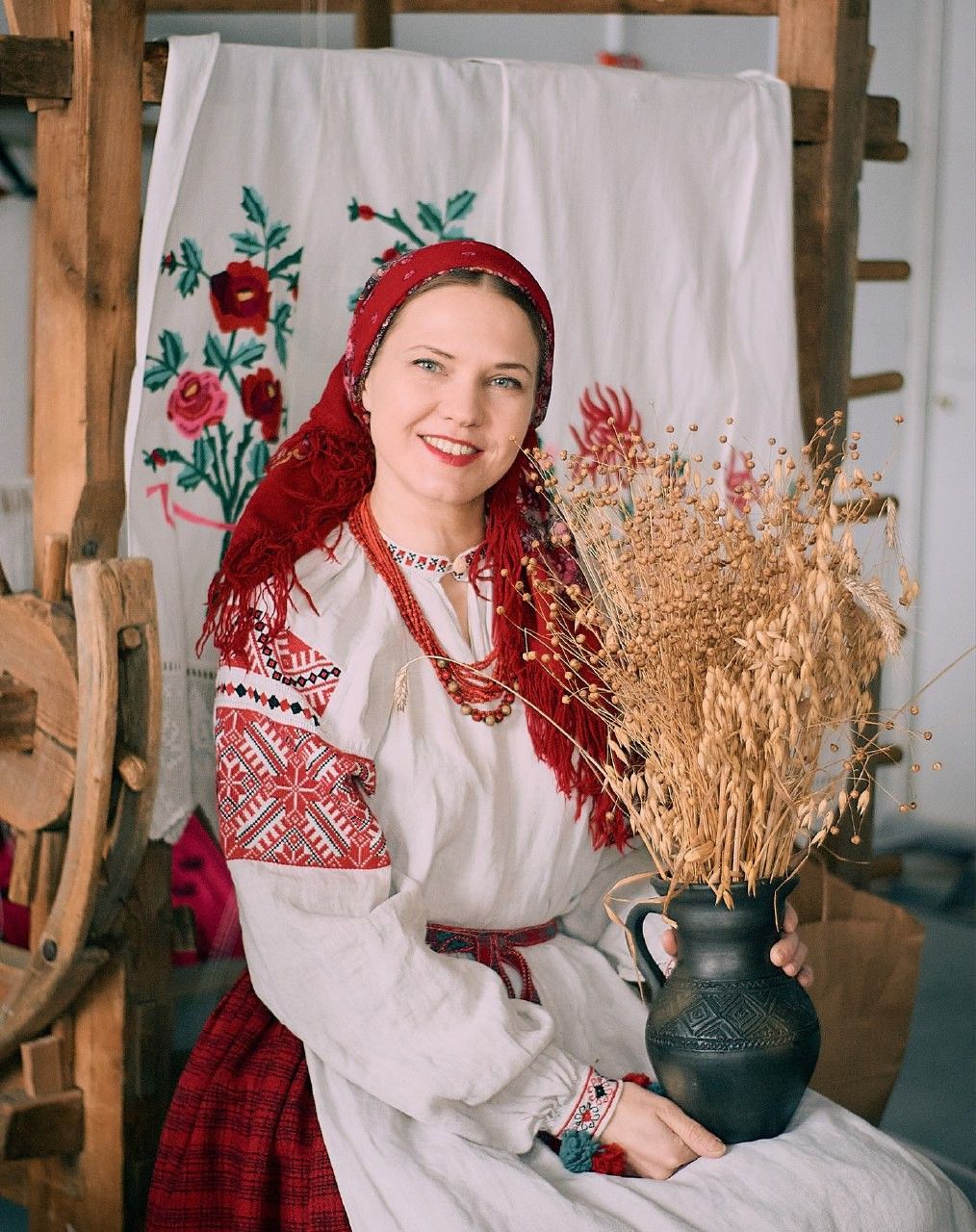 Women in Slavic costumes in Duntai