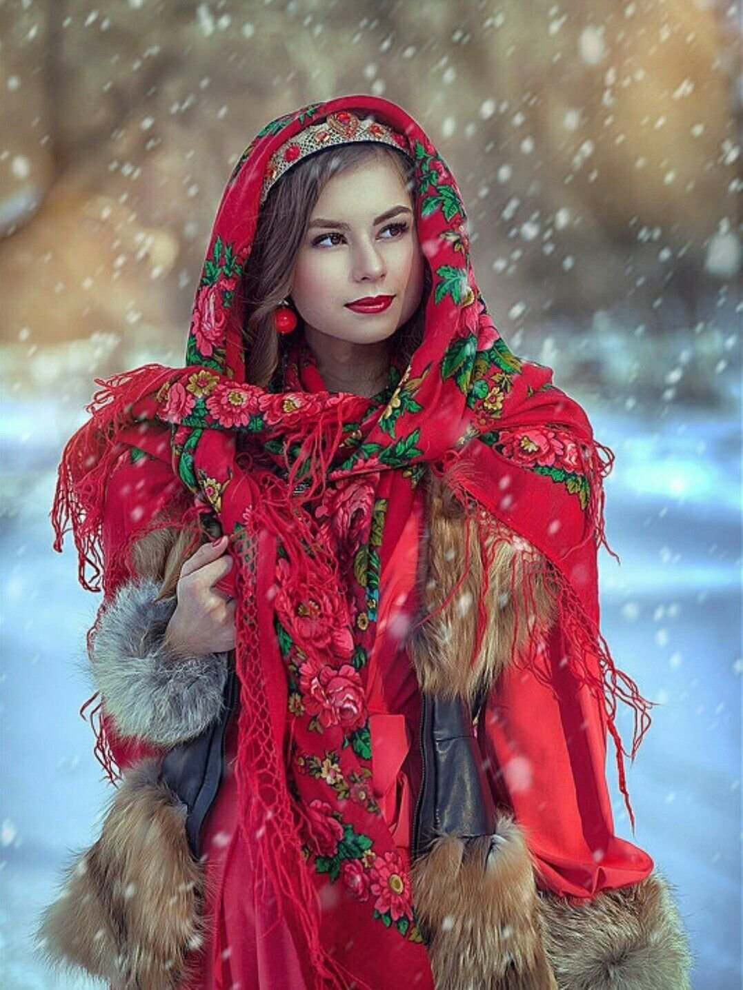 Beautiful girl Women in Slavic costumes in Duntai