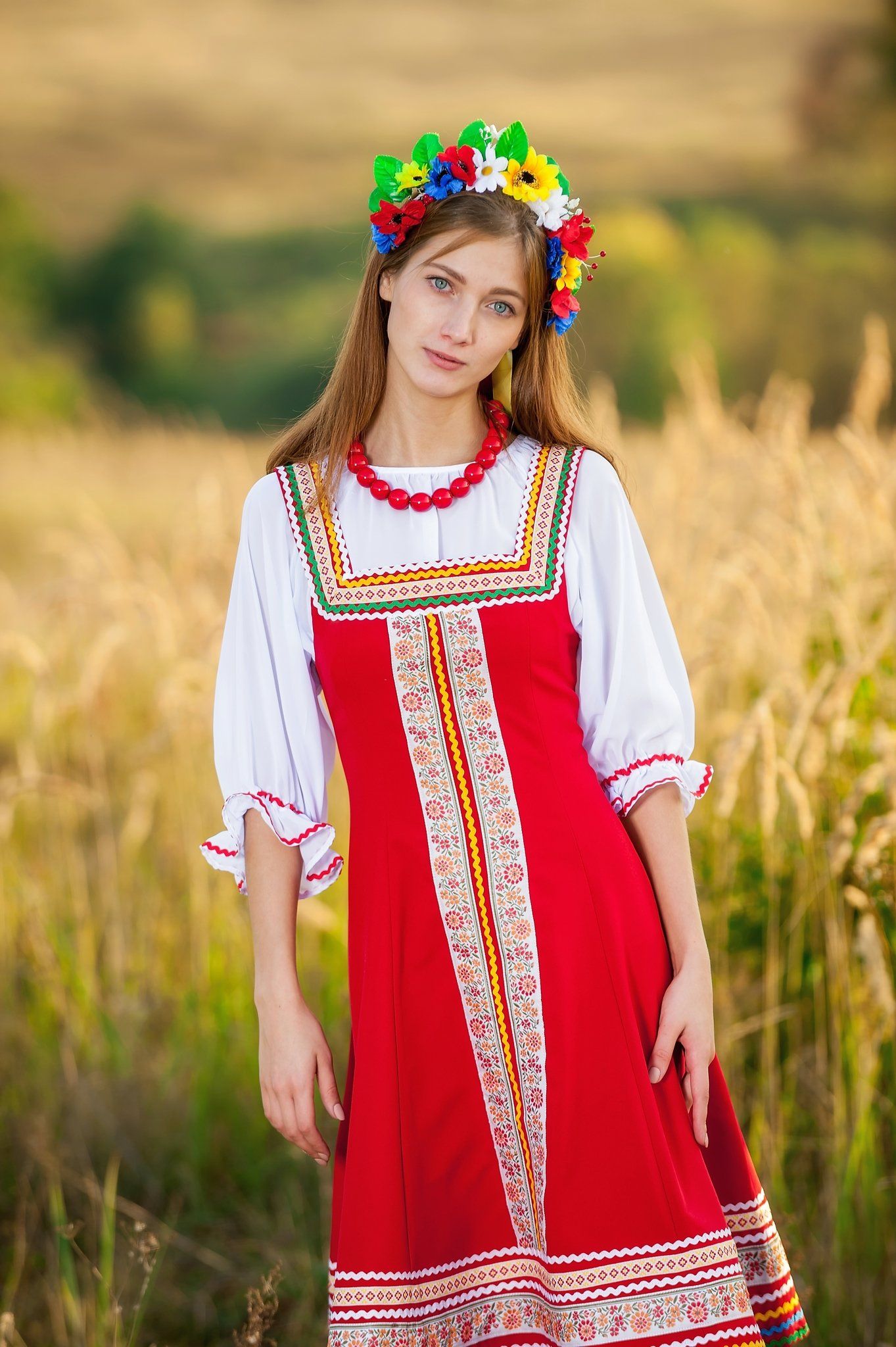 Women in Slavic costumes in Duntai