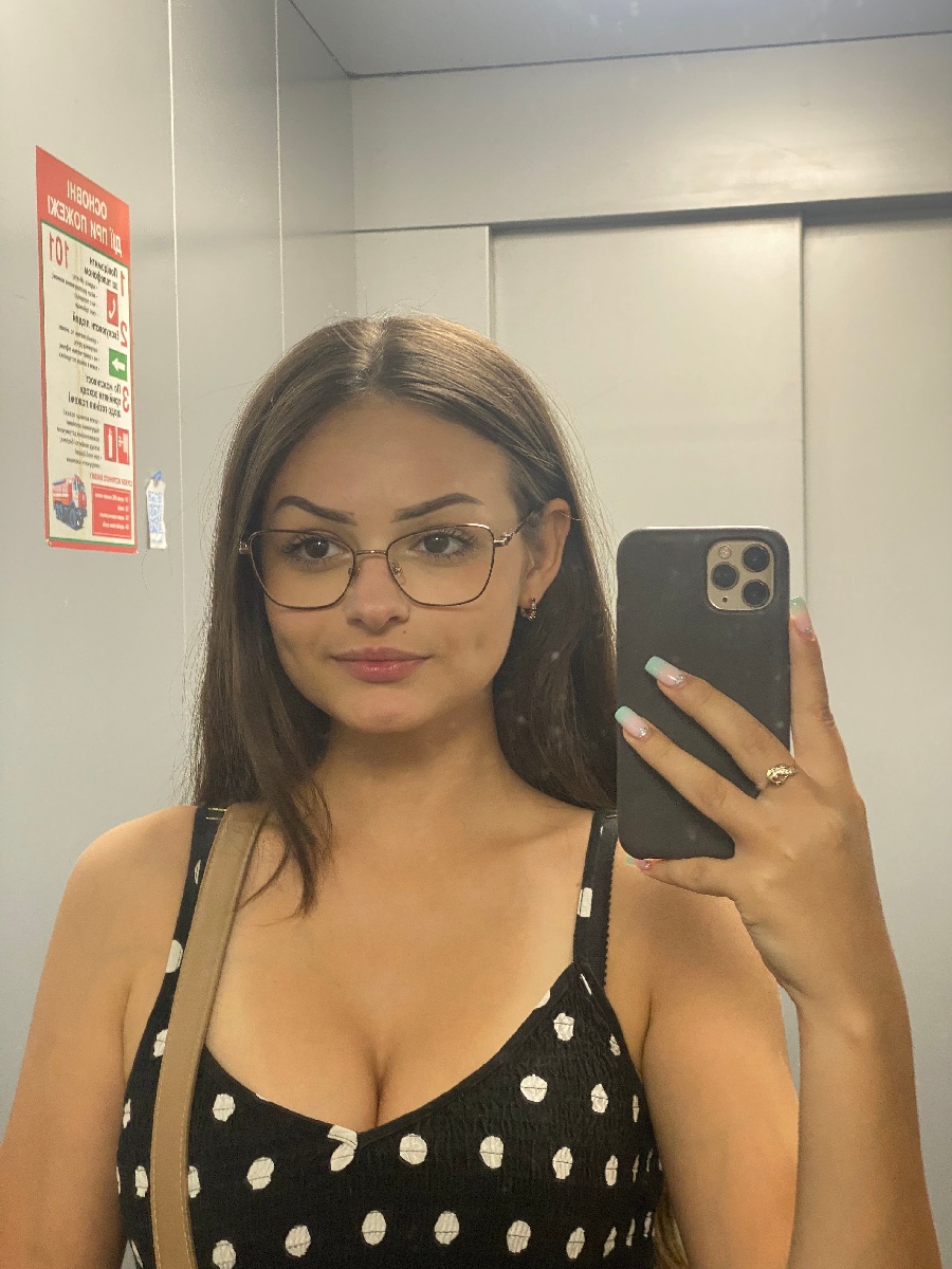 Sexy model Stacy in Duntai