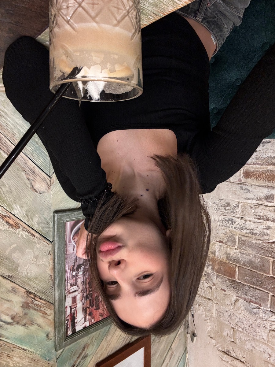 Fresh photos, fresh mood — Tina online in Duntai